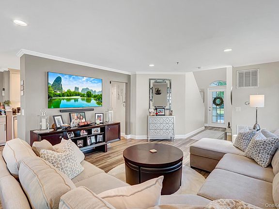 5th image of 2106 Nicole Drive