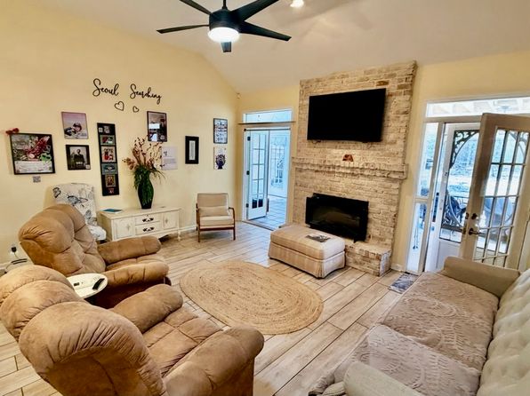 (undisclosed Address)