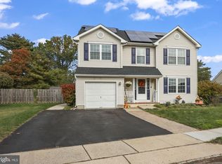 14 Kristopher Dr, Hamilton, NJ 08620