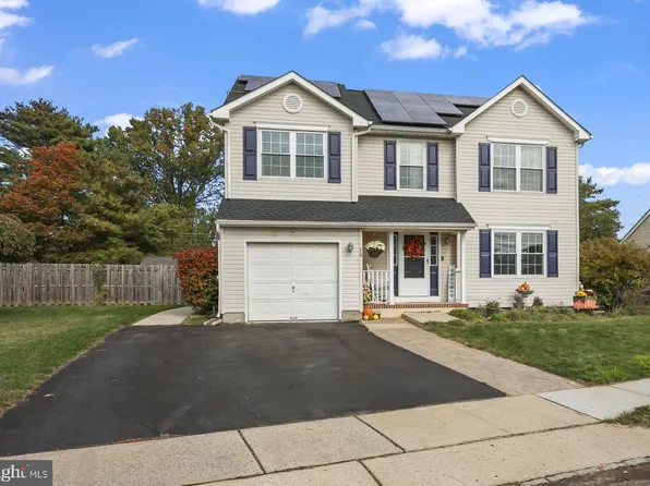 14 Kristopher Dr, Hamilton, NJ 08620