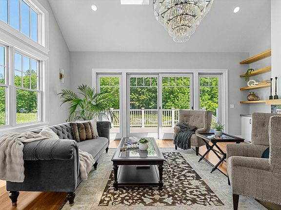 3rd image of 9 Adams Ln #9