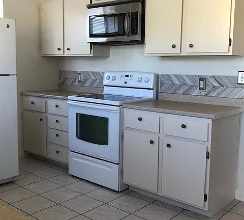 4th image of 400 Maydelle Pl #A