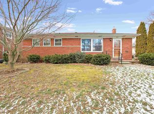 861 Grosse Pointe Ct, Grosse Pointe, MI 48230