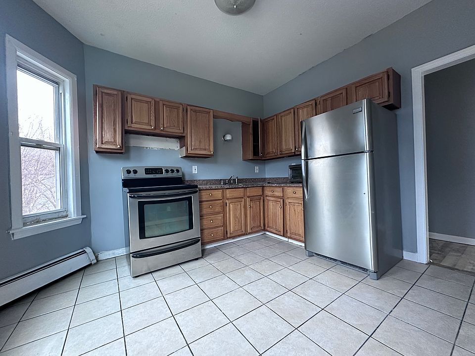 1st image of 389 Albany Ave Floor 2
