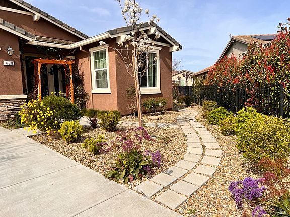 3rd image of 480 Waterwood Court