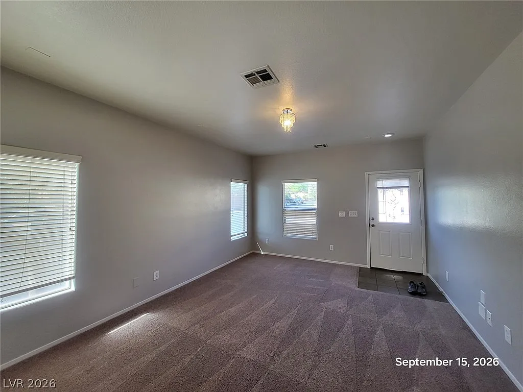 3 bed, 2.5 bath, 1400 sqft, $1,995 — Photo 3