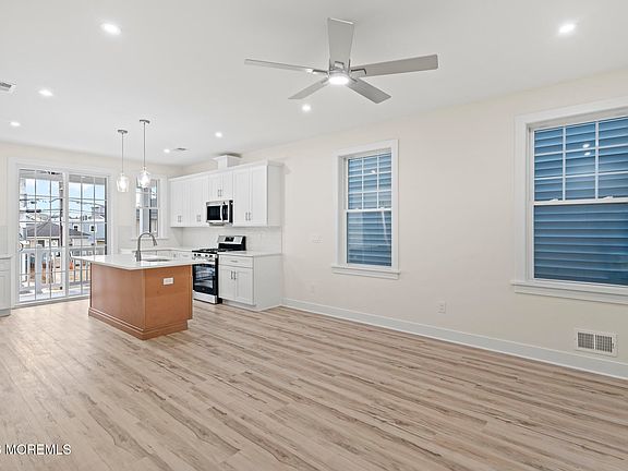 4th image of 218 Sumner Avenue