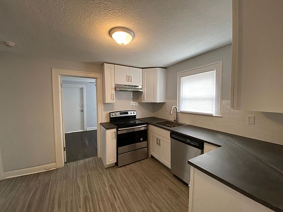 2nd image of 2727 Vine St #A