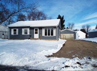 1616 Cherry Hills Dr, Waterloo, IA 50703