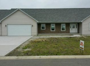 400 Makai Dr, Flanagan, IL 61740