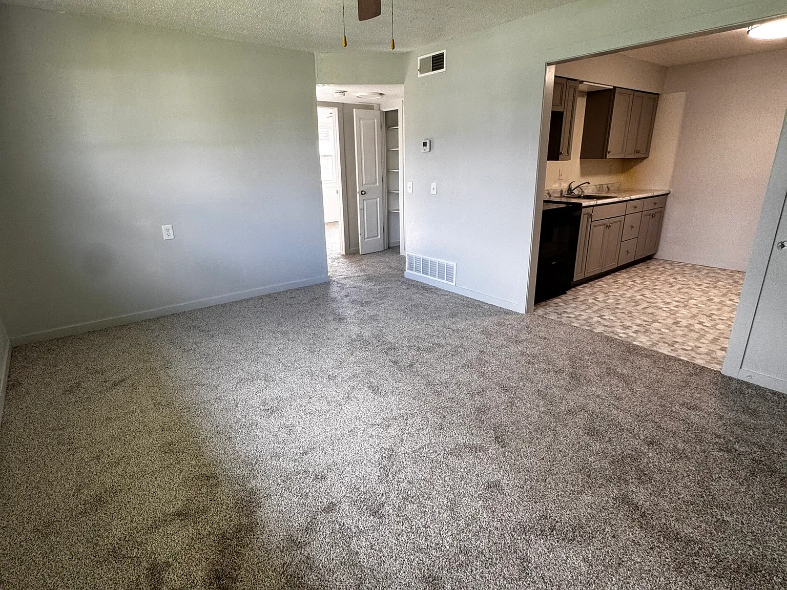 2 bed, $725 — Photo 2