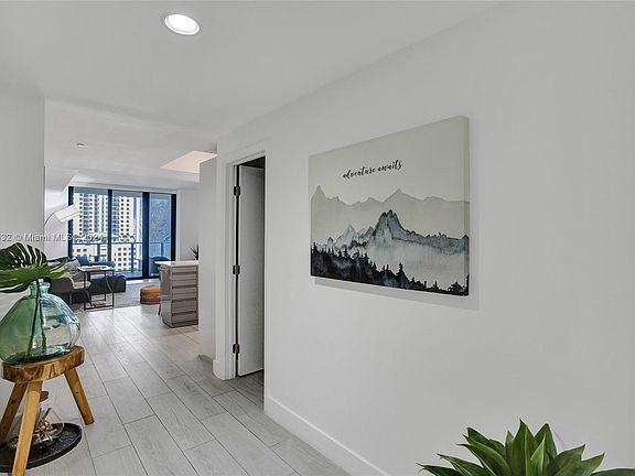3rd image of 1010 Brickell Ave #1411