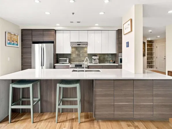 565 Peachtree St NE Unit 702, Atlanta, GA 30308