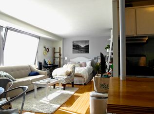 170 Park Row APT 17E, New York, NY 10007