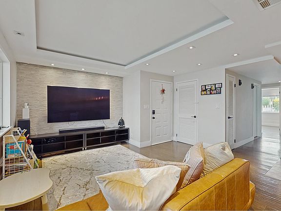 4th image of 5-16 115th St #516C