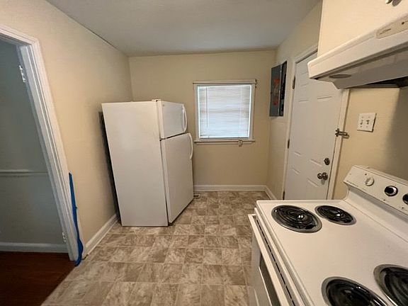 3rd image of 214 Grady Ave N
