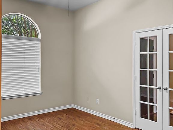 5th image of 1108 Marlow Ln