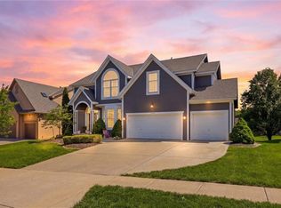 7709 W 145th St, Overland Park, KS 66223