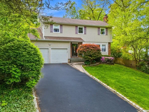 8 Hilton Court, Huntington, NY 11743