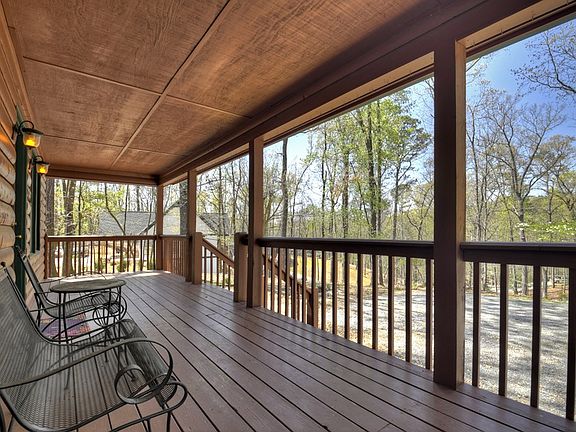 5th image of 627 Newport Dr