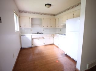 5805 Larsen Ln, Shawnee, KS 66203