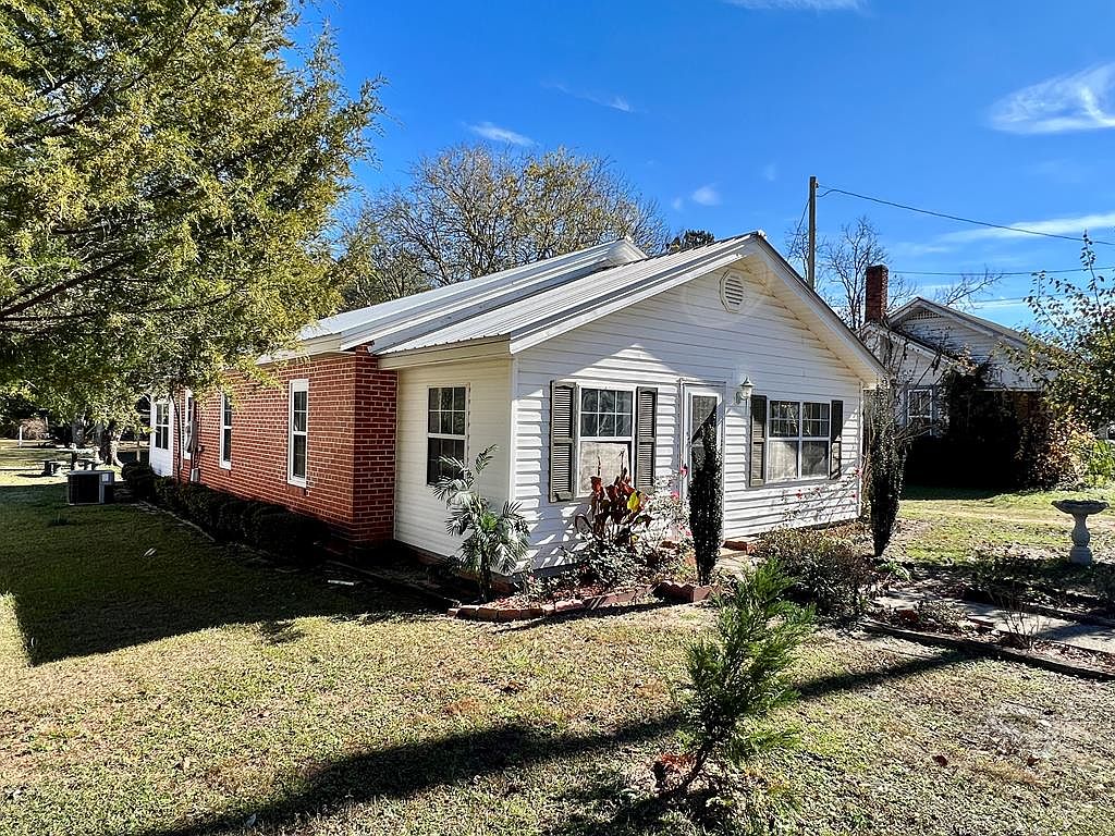 206 N Johnson St, Samson, AL 36477 Zillow