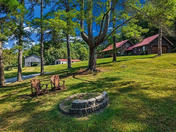 4th image of 579 Spoon Branch Rd