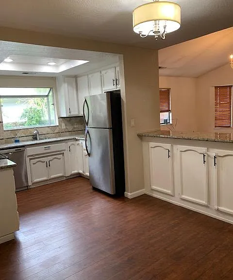 228 Earl Ave — Photo 5