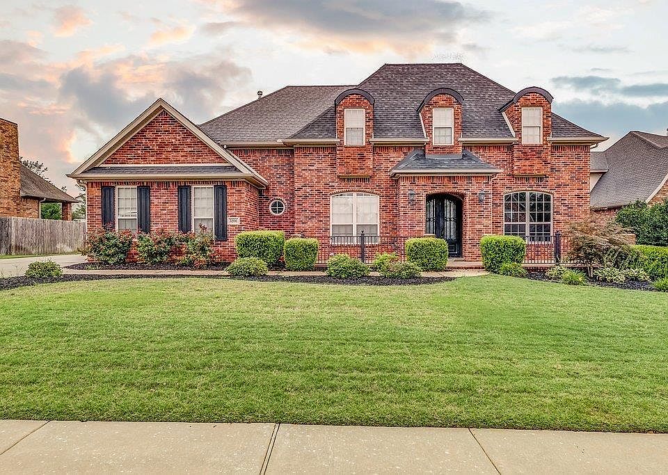 1st image of 5206 S Sloan Cir