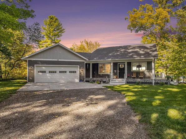 22 E Kenwood Rd, Twin Lake, MI 49457