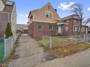 13348 243rd St, Rosedale, NY 11422