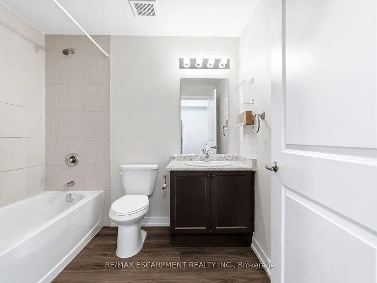 450 Dundas St E #1113 — Photo 41