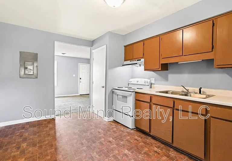 2600 Mallard Ct — Photo 3