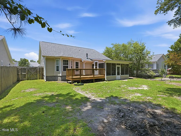 106 Lakeside Green Dr — Photo 25