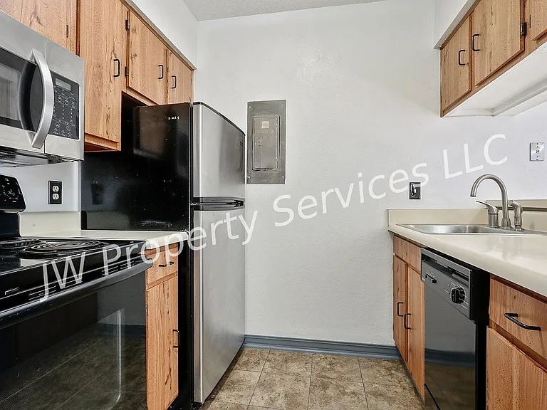 4101 Hessmer Ave #203 — Photo 6