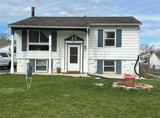 3118 Bramble Rd SW, Cedar Rapids, IA 52404