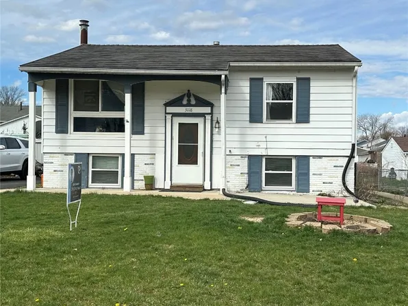 3118 Bramble Rd SW, Cedar Rapids, IA 52404