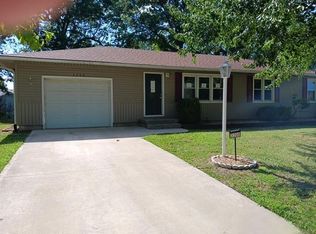 3200 Hickory St, Higginsville, MO 64037