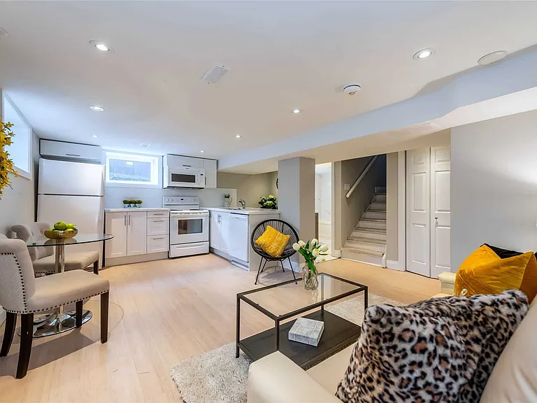 605 Mohawk Rd E #BASEMENT — Photo 6
