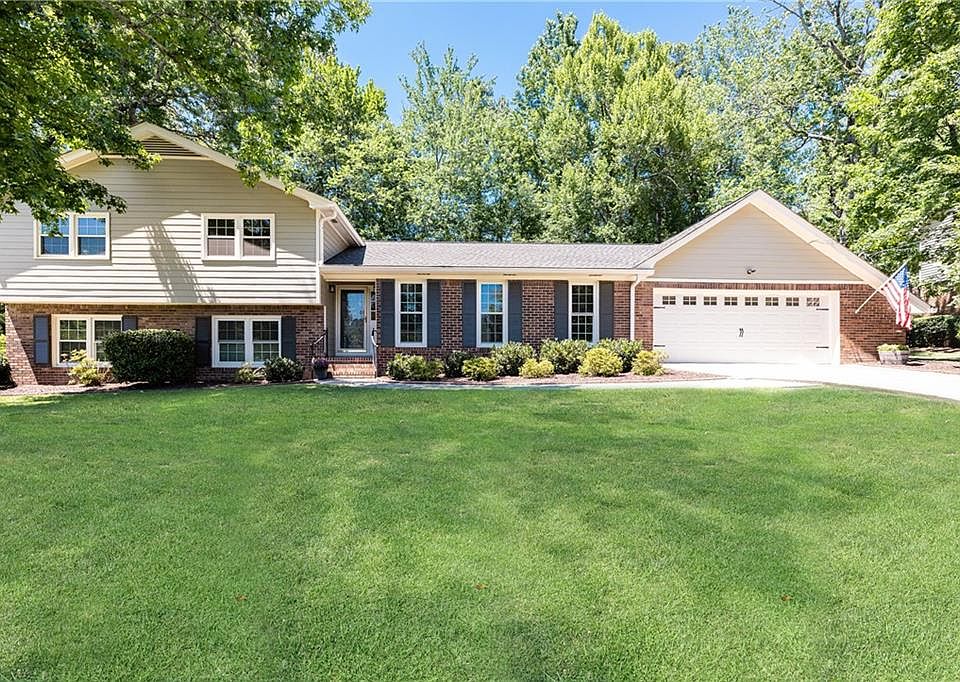 1st image of 2505 Riverglenn Cir