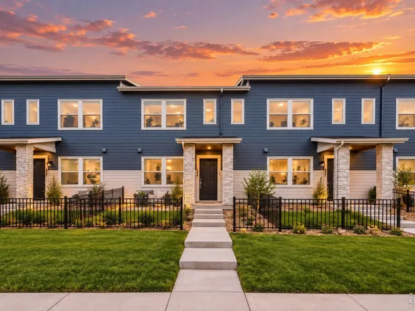 2833 Bear Springs Cir, Longmont, CO 80503