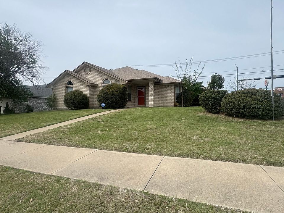 1st image of 3701 Water Oak Dr
