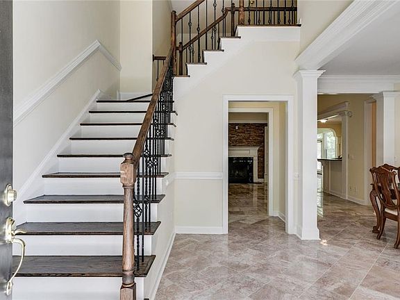 5th image of 110 Pond View Point