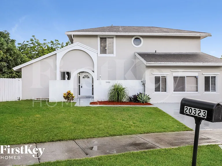 20323 SW 124th Ave — Photo 1