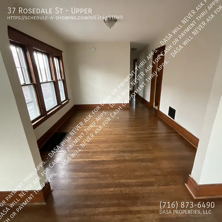 37 Rosedale Upper - 2 Bed / 1 Bath — Photo 2