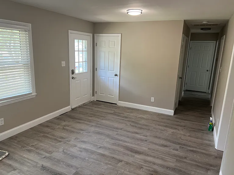 701 Edgegreen Dr — Photo 5