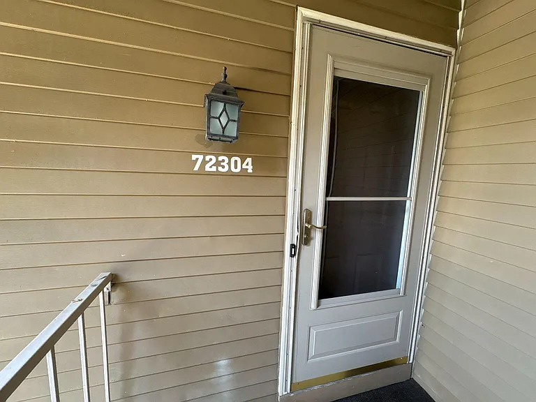 72304 Delaire Landing Rd #304 — Photo 8