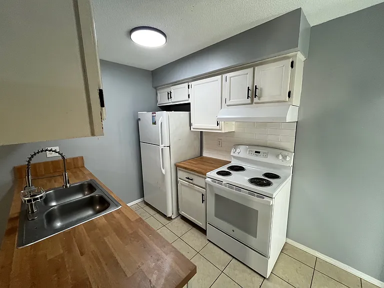 3025 Perinton Pl — Photo 7