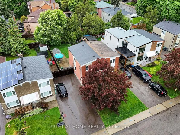 48 Van Stassen Blvd, Toronto, ON M6S 2N5