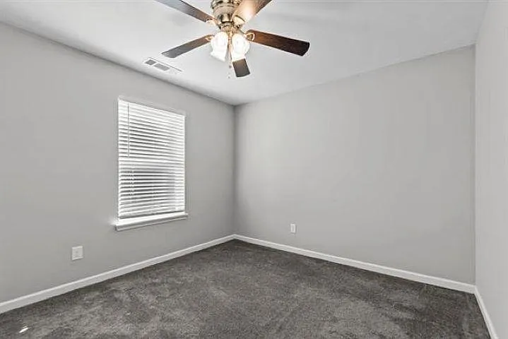 119 Misty Grove Ln — Photo 9